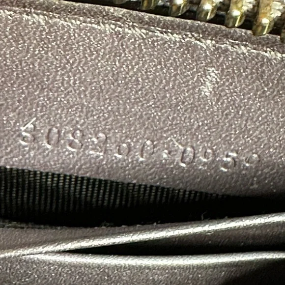 💯Authentic Gucci Zipped Around Long Wallet🍀 - Picture 9 of 16